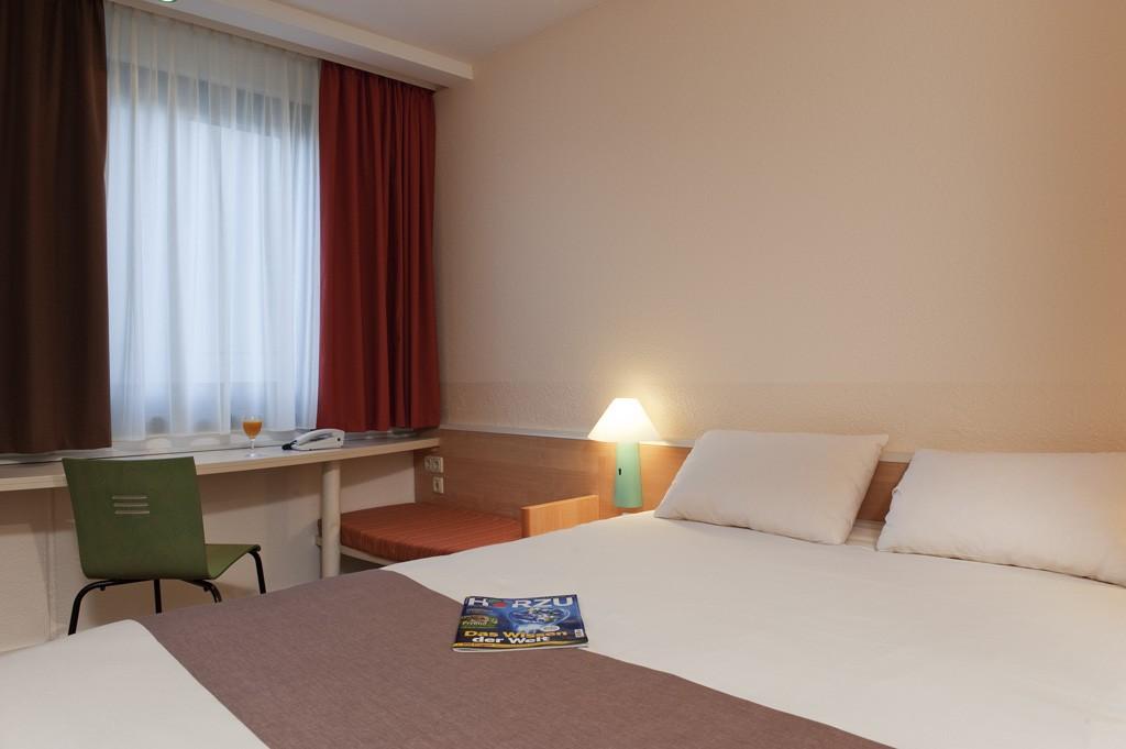 Ibis Ulm City Екстериор снимка