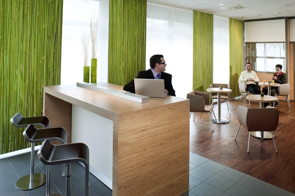 Ibis Ulm City Екстериор снимка