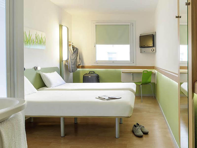 Ibis Ulm City Екстериор снимка